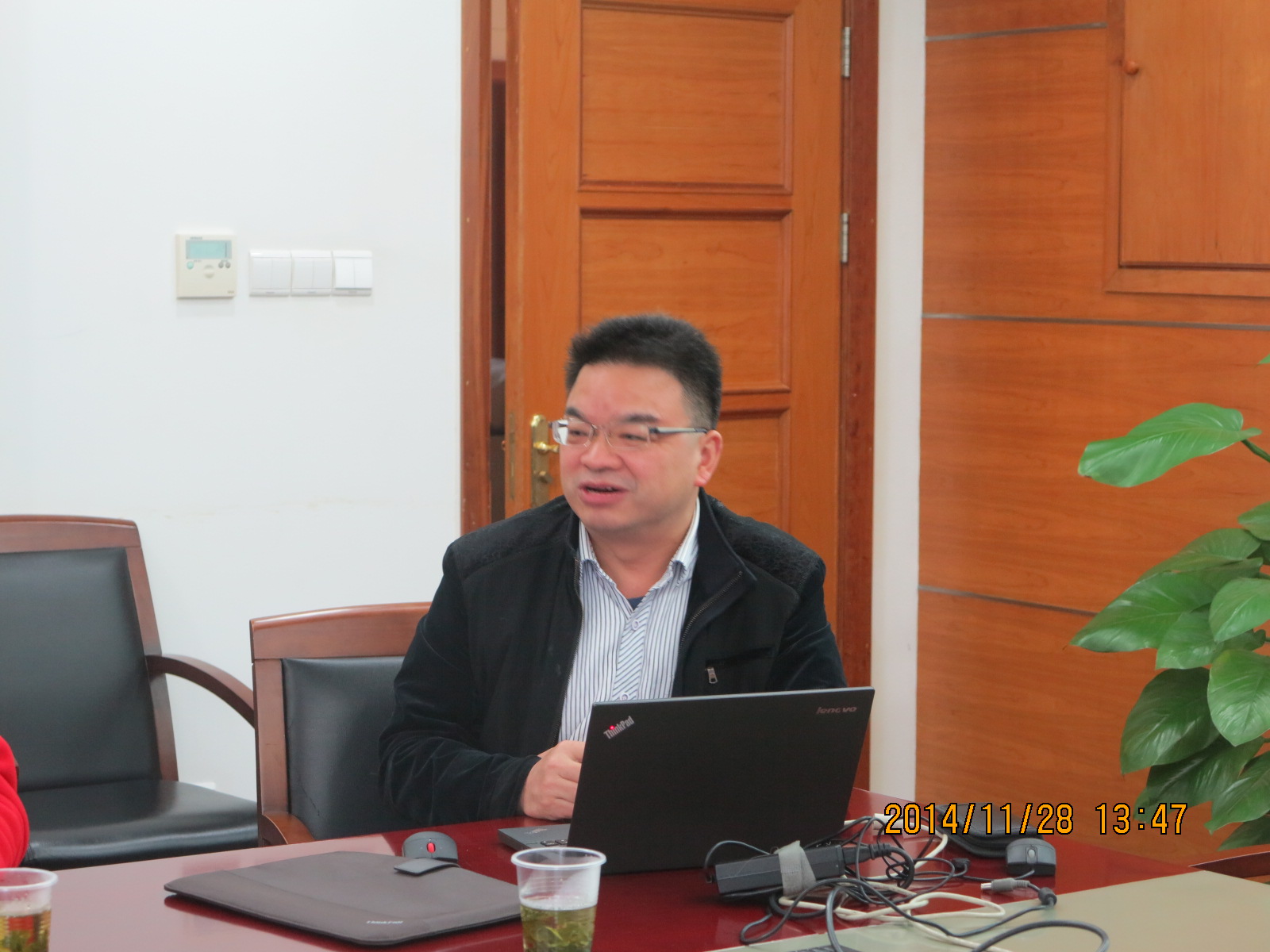 丁永生介绍东华大学信息科学与技术亚博足彩科研管理经验