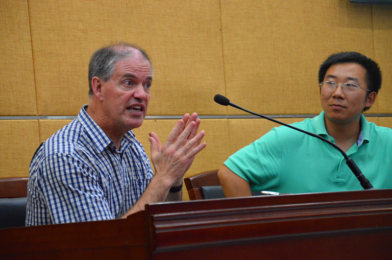 Paul?Kilmartin作报告